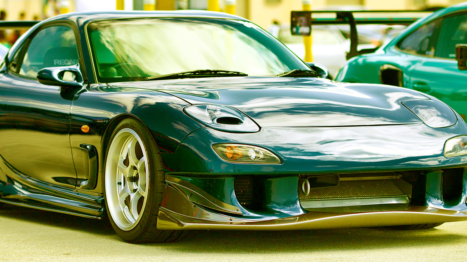 Mazda-Rx7-at-car-show