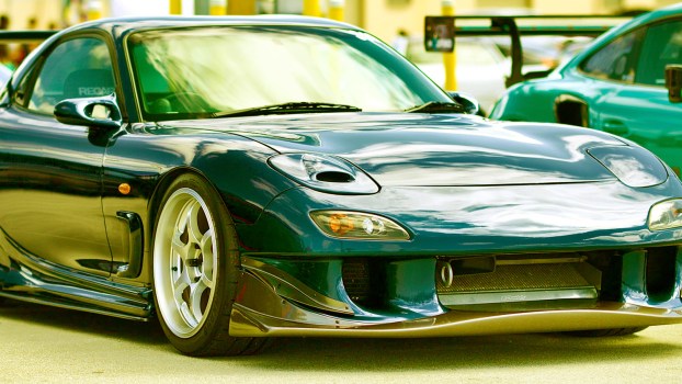 Mazda-Rx7-at-car-show
