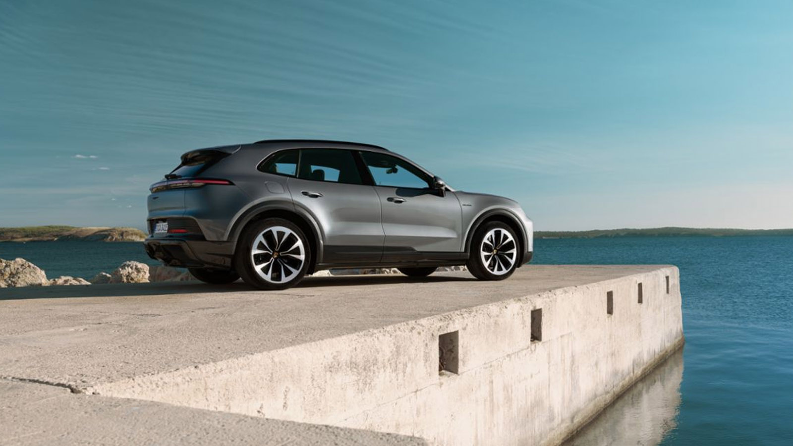 Porsche-Cayenne-Electric-vehicle