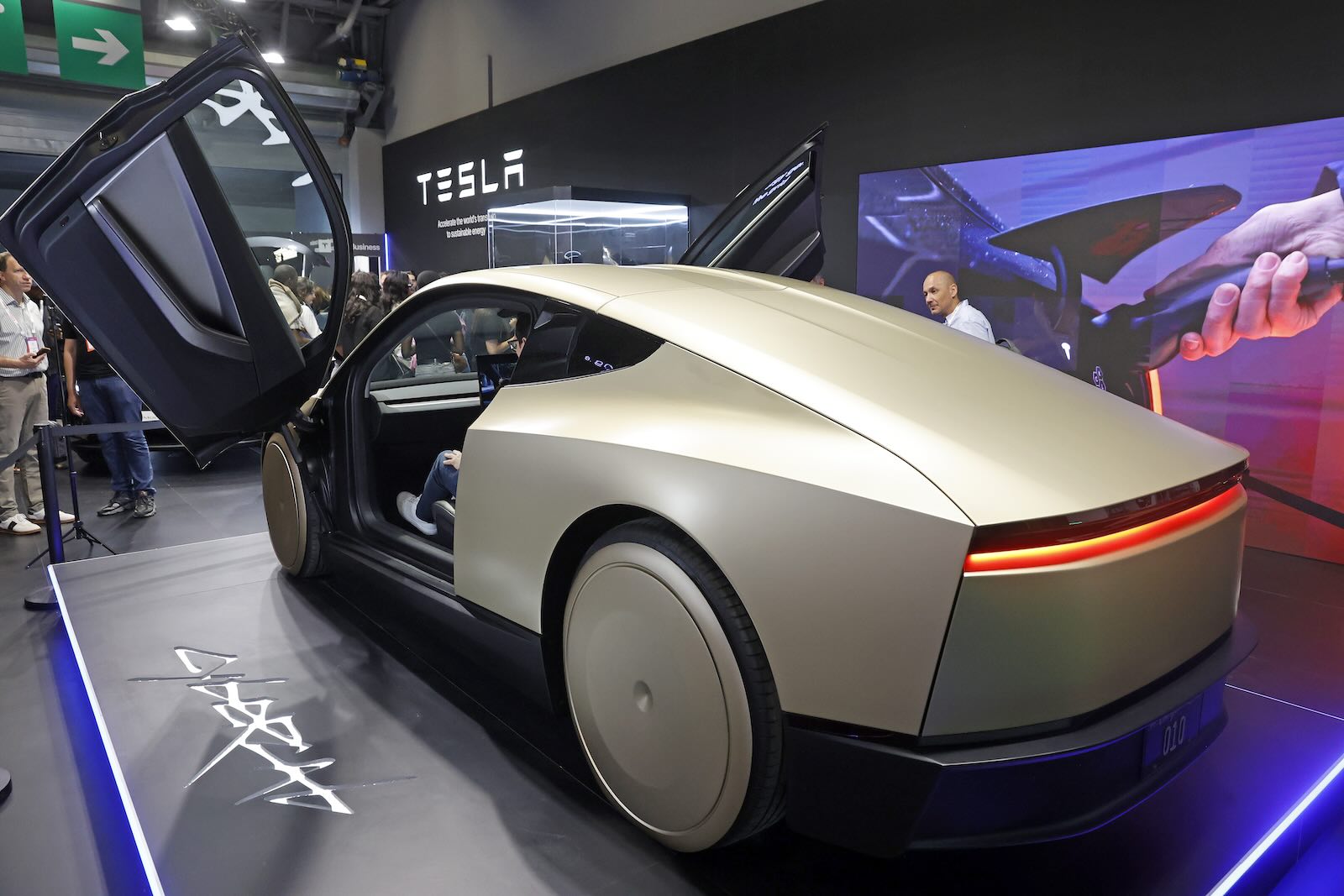 Mysterious Liquid Dripping From Tesla Cybercab Prototype - MotorBiscuit