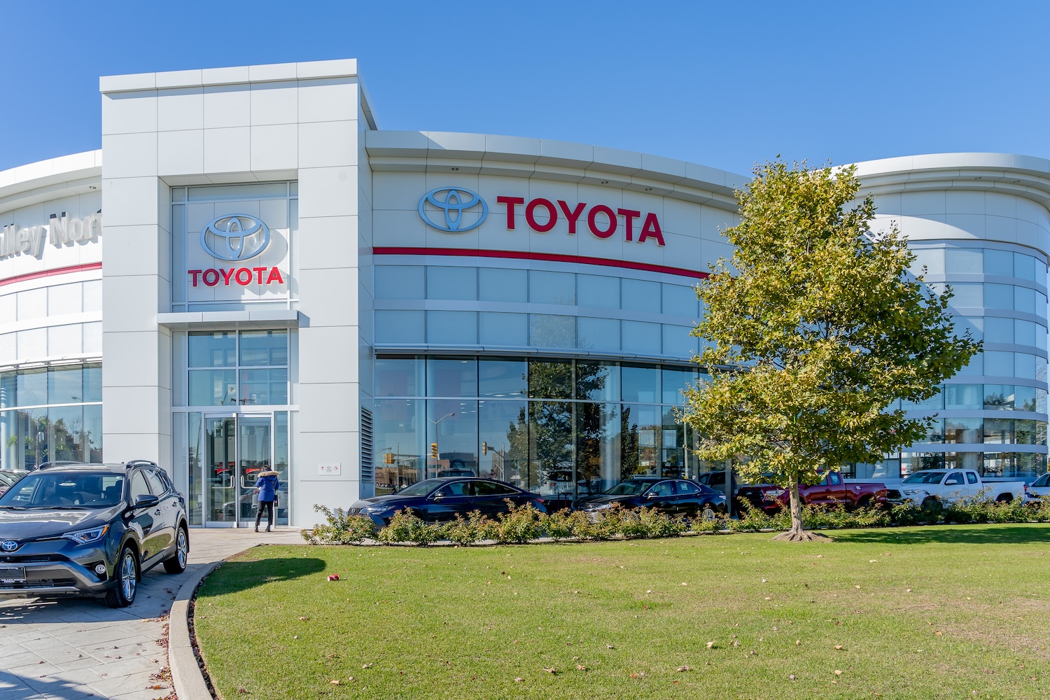 A Toyota dealership on a sunny day