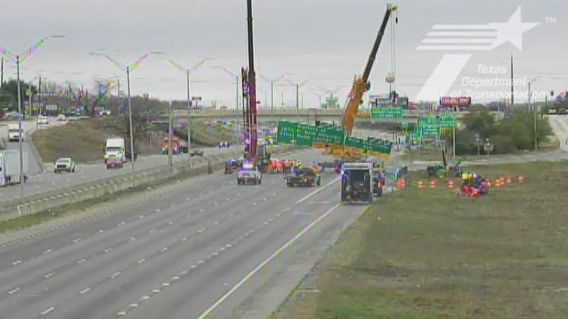 highway-road-sign-crash-on-Interstate-35