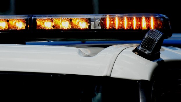 tow-truck-lights-at-crash