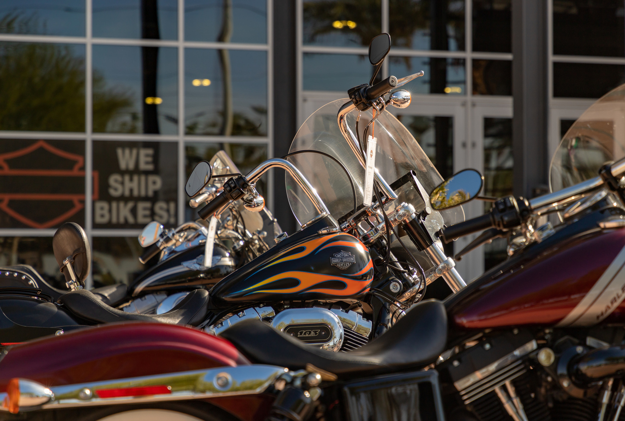 Harley-Davison dealership with bikes out front