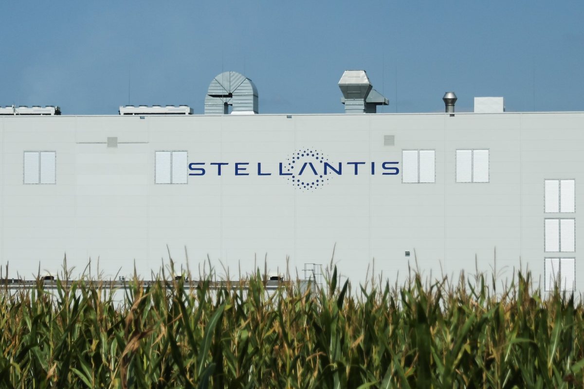 Stellantis Writes Down $26 Million, Strikes Dividends, Recalls 536,000 Jeeps/Trucks, and Stock Tumbles 30%