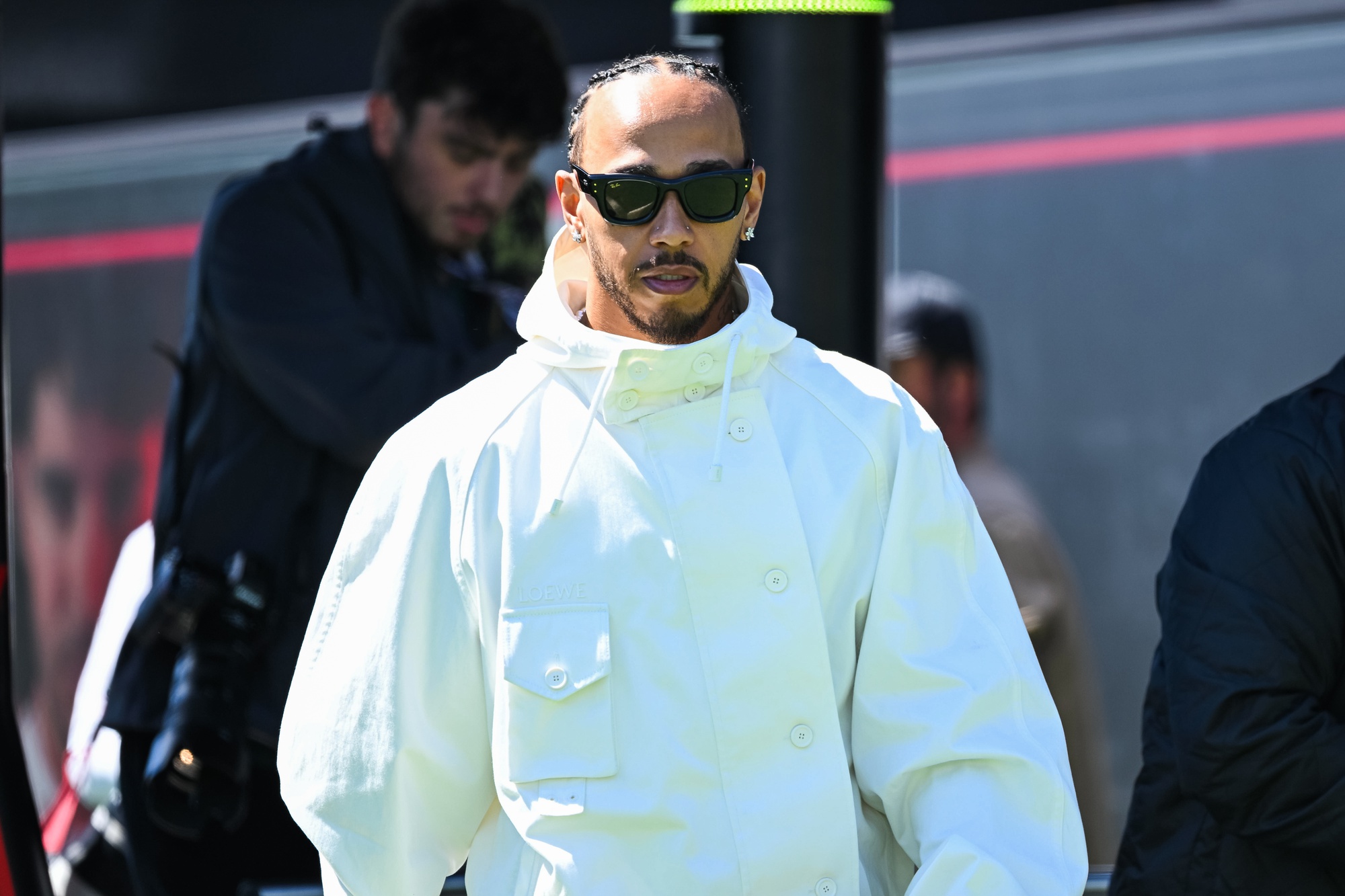 Lewis Hamilton Turns Heads in All-White Outfit the 2026 Canadian Lewis Hamilton Turns Heads in All-White Outfit the 2026 Canadian