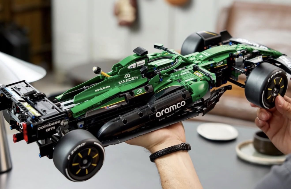 LEGO Officially Reveals the 1,547-Piece Technic Aston Martin AMR25 ...