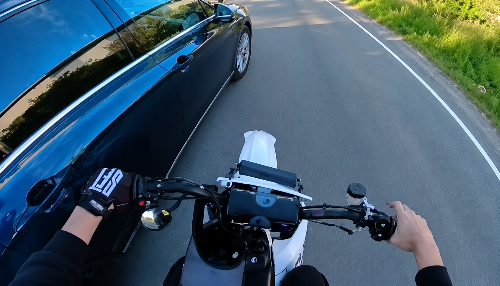 Police Under Investigation After Ramming a 15-Year-Old Moped Rider Into a Ditch