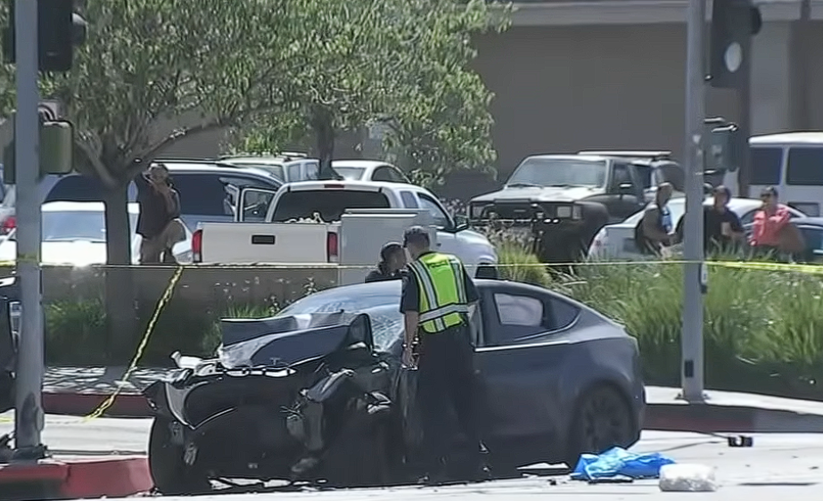 Tesla Traveling at "80-90 MPH" Causes Horrific 5-Car Crash in Inglewood, Leaving Two Dead