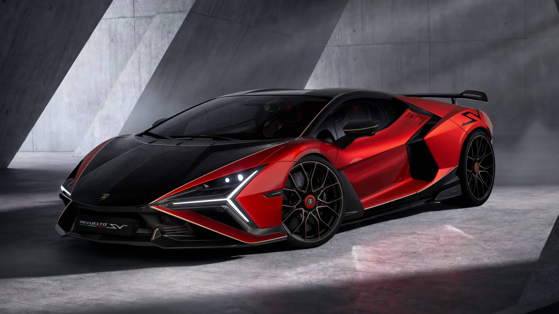 After Porsche, Lamborghini Gives an Update on Reviving the Manual Transmission