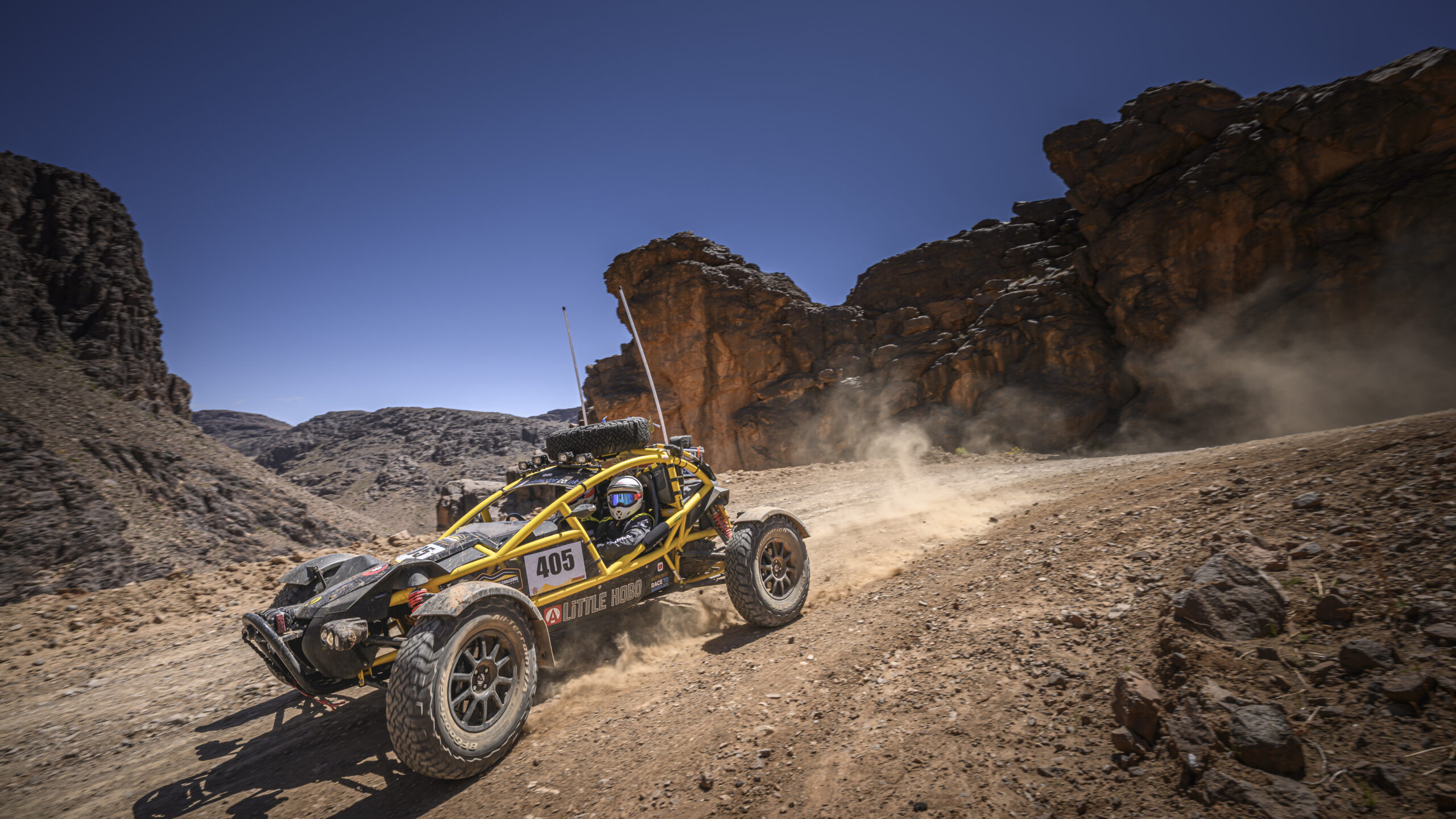 This Roofless, Doorless Ariel Nomad Drove Over 1,700 Miles Through the Sahara Without a Single Breakdown