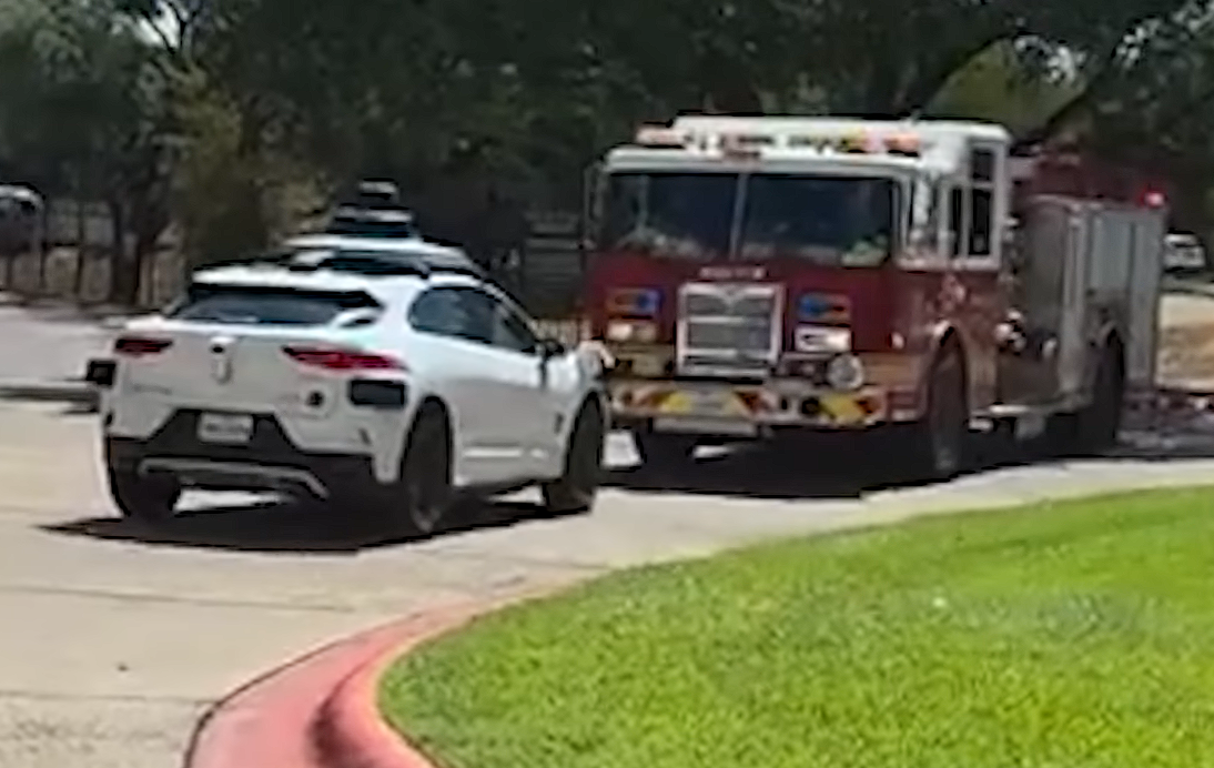 Austin Fire Department Faces Another Bizarre Standoff With an Empty Waymo